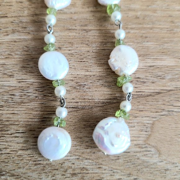 Hand made Pearls and Peridot bracelet and earrings jewelry set. - Picture 2 of 4
